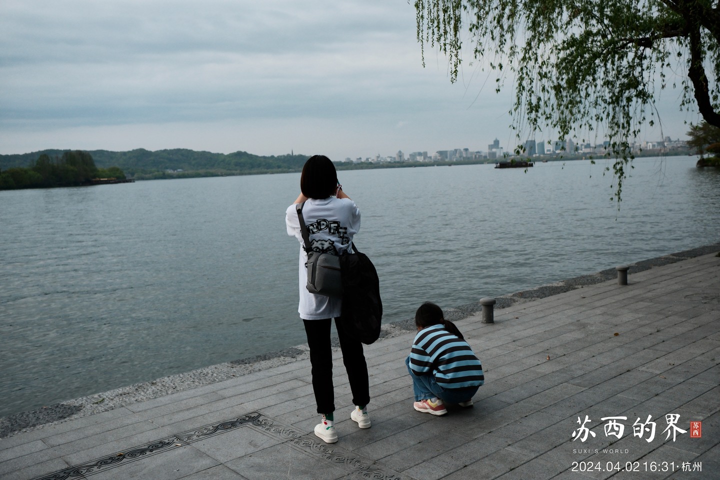 湖边 · 杭州 · 2024.04.02 16:31